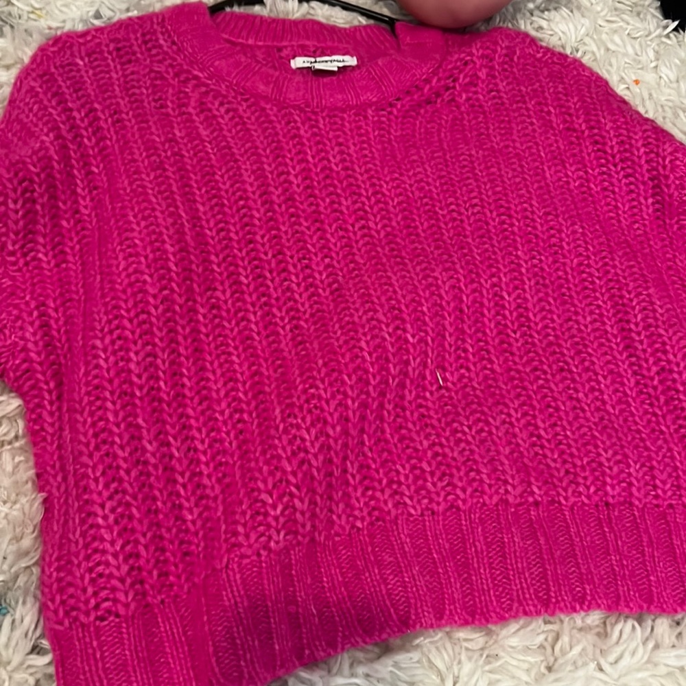 American eagle pink sweatshirt.